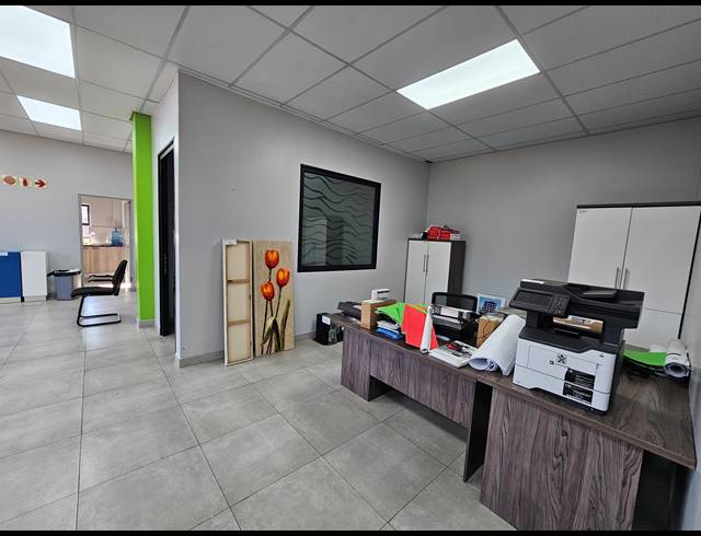 5,002M² FACTORY TO LET IN COSMO BUSINESS PARK